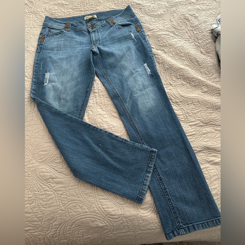 Democracy Women's Straight Leg Jeans